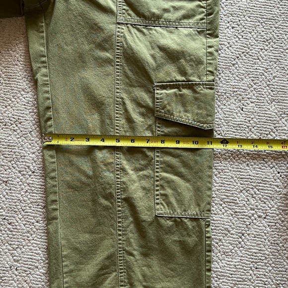 Free Assembly Women’s Cargo Pants - Picture 14 of 14